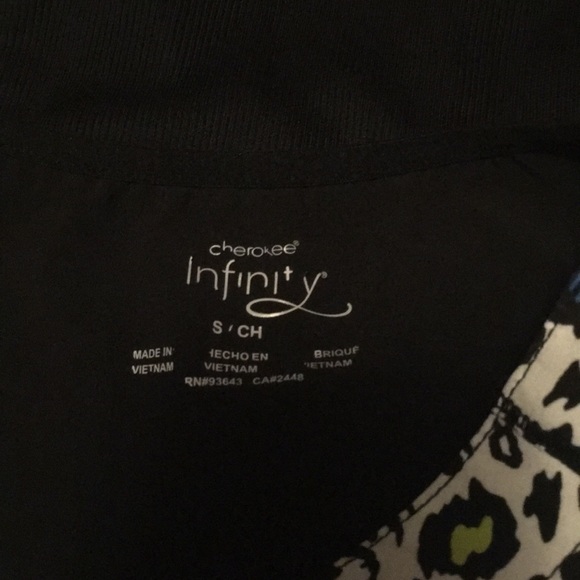 Cherokee Scrub Top - Picture 4 of 4